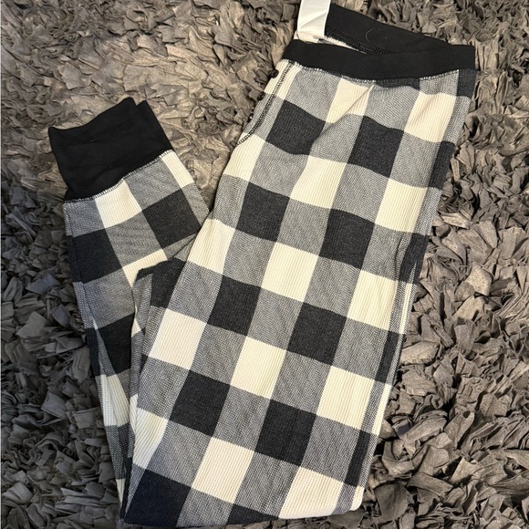 Old Navy Black and White Buffalo Check Joggers - Picture 2 of 3